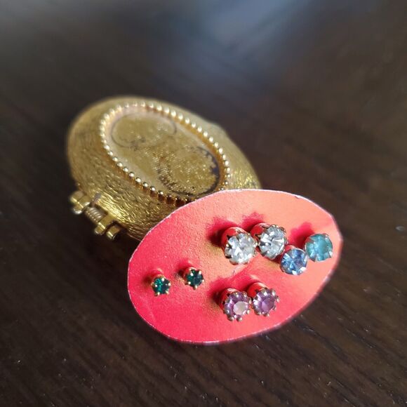 Vintage Avon Earrings Set Of 4 In Compact Case - Picture 1 of 7